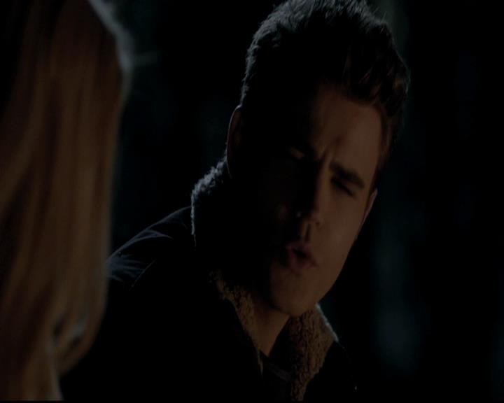 VampireDiariesWorld-dot-org_4x13IntoTheWild0924.jpg