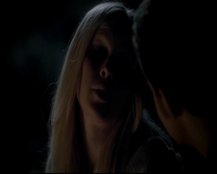 VampireDiariesWorld-dot-org_4x13IntoTheWild0927.jpg