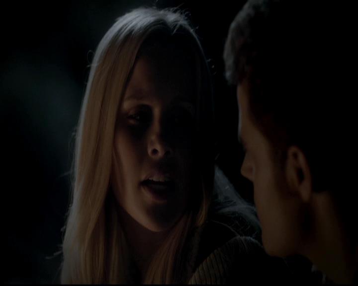 VampireDiariesWorld-dot-org_4x13IntoTheWild0960.jpg