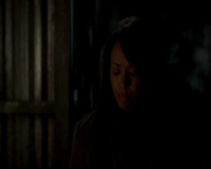 VampireDiariesWorld-dot-org_4x13IntoTheWild0988.jpg