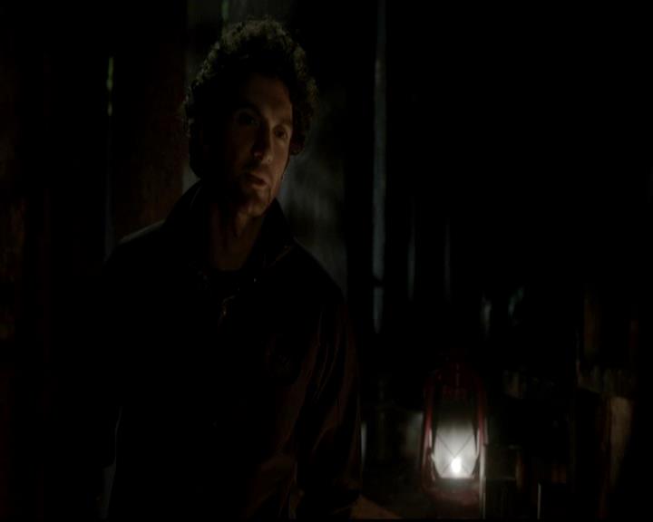 VampireDiariesWorld-dot-org_4x13IntoTheWild0992.jpg