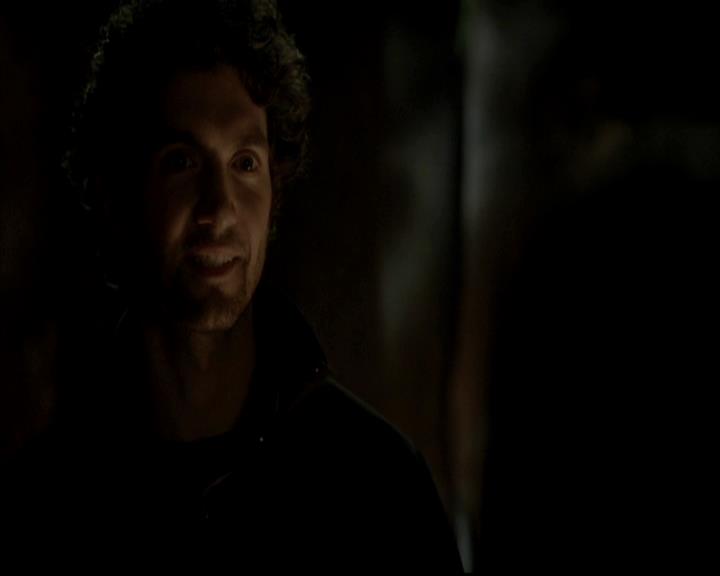 VampireDiariesWorld-dot-org_4x13IntoTheWild0997.jpg