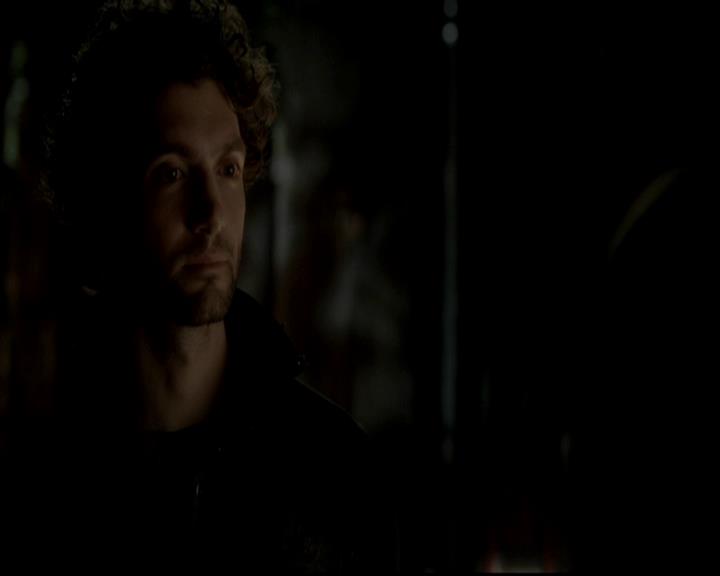 VampireDiariesWorld-dot-org_4x13IntoTheWild1012.jpg