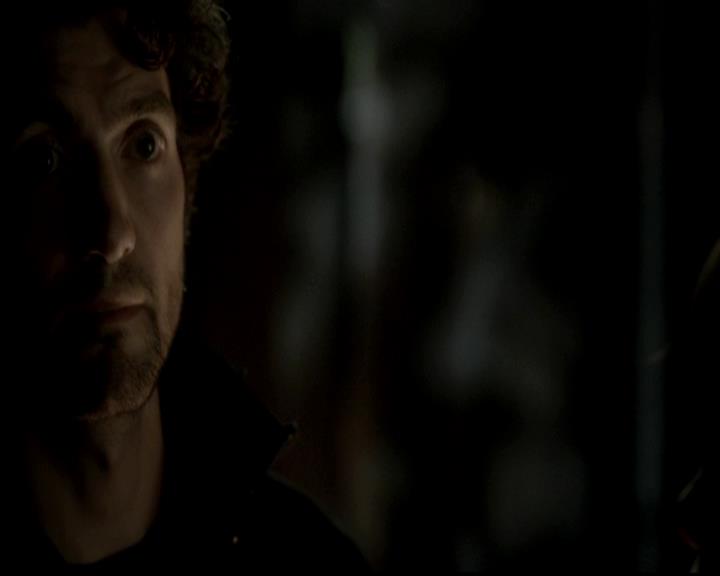 VampireDiariesWorld-dot-org_4x13IntoTheWild1058.jpg