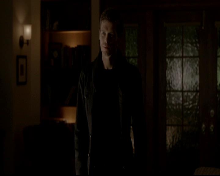 VampireDiariesWorld-dot-org_4x13IntoTheWild1110.jpg