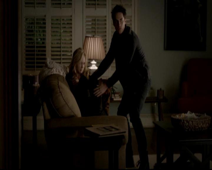 VampireDiariesWorld-dot-org_4x13IntoTheWild1119.jpg