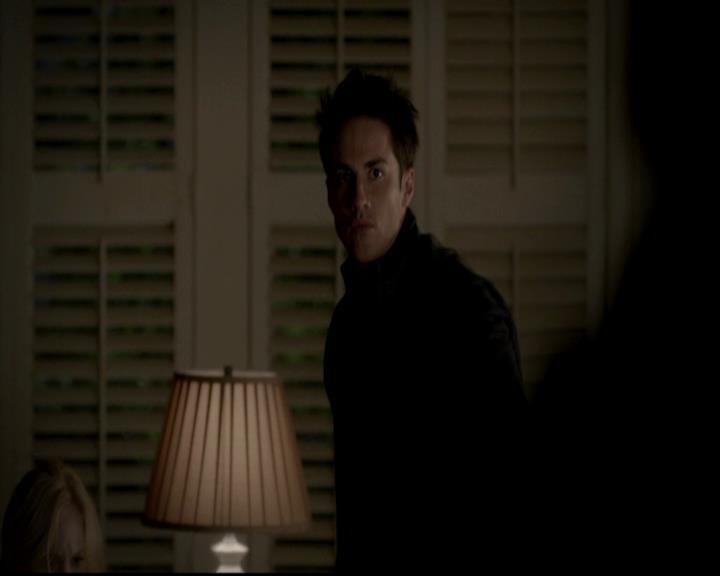 VampireDiariesWorld-dot-org_4x13IntoTheWild1120.jpg