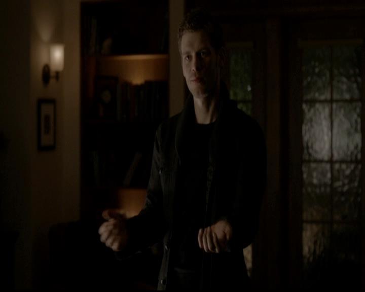 VampireDiariesWorld-dot-org_4x13IntoTheWild1130.jpg