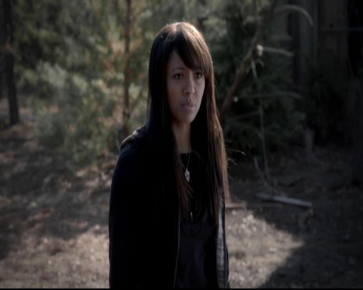 VampireDiariesWorld-dot-org_4x13IntoTheWild1207.jpg