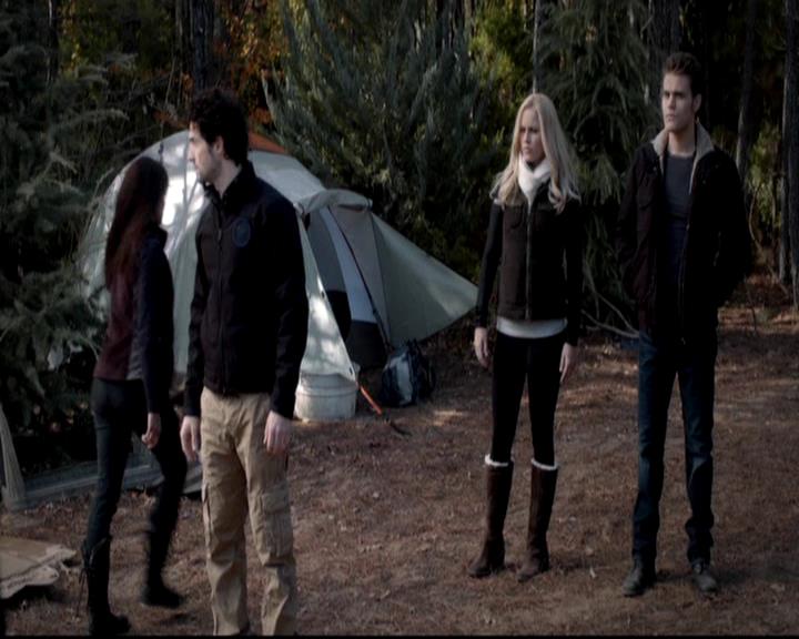 VampireDiariesWorld-dot-org_4x13IntoTheWild1208.jpg