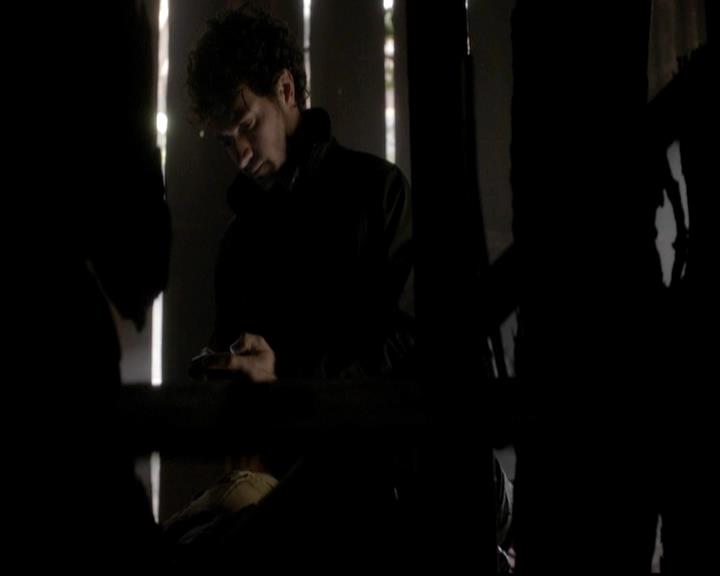 VampireDiariesWorld-dot-org_4x13IntoTheWild1231.jpg