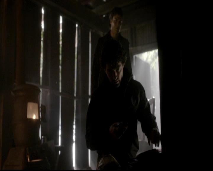 VampireDiariesWorld-dot-org_4x13IntoTheWild1241.jpg