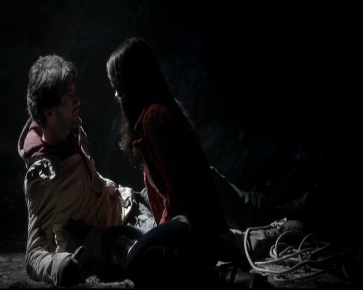 VampireDiariesWorld-dot-org_4x13IntoTheWild1311.jpg