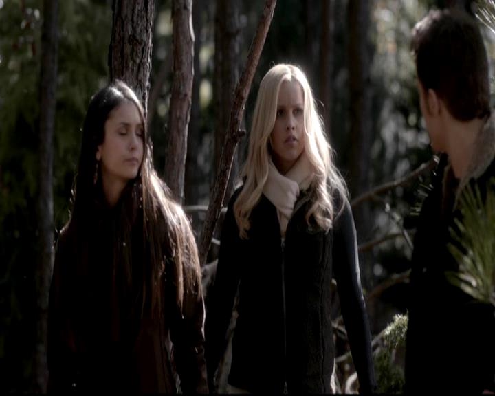 VampireDiariesWorld-dot-org_4x13IntoTheWild1406.jpg