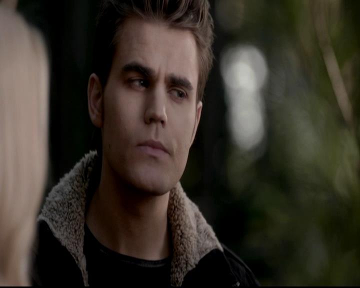 VampireDiariesWorld-dot-org_4x13IntoTheWild1439.jpg