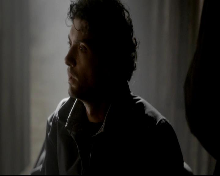 VampireDiariesWorld-dot-org_4x13IntoTheWild1453.jpg