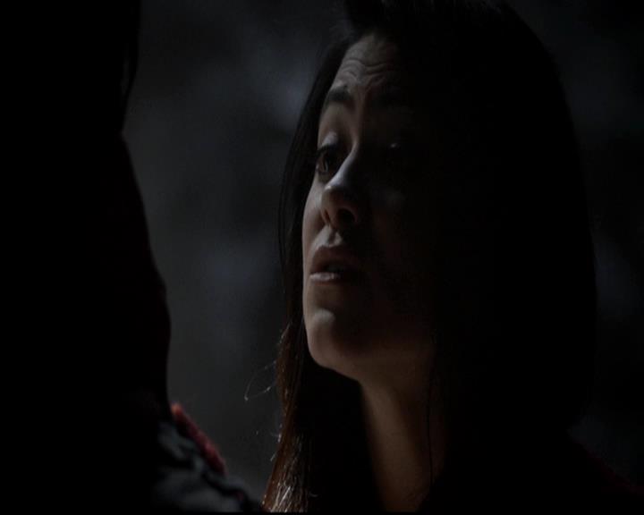 VampireDiariesWorld-dot-org_4x13IntoTheWild1509.jpg