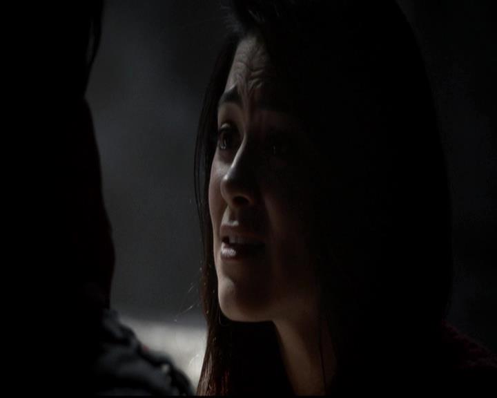 VampireDiariesWorld-dot-org_4x13IntoTheWild1520.jpg