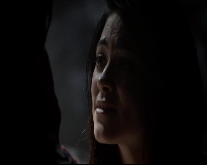 VampireDiariesWorld-dot-org_4x13IntoTheWild1530.jpg