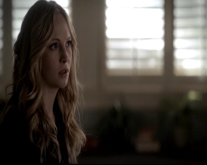 VampireDiariesWorld-dot-org_4x14DownTheRabbitHole0420.jpg