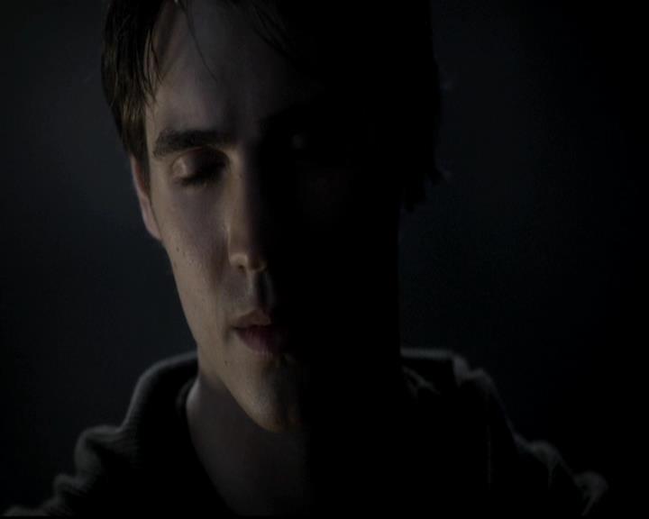 VampireDiariesWorld-dot-org_4x14DownTheRabbitHole0705.jpg