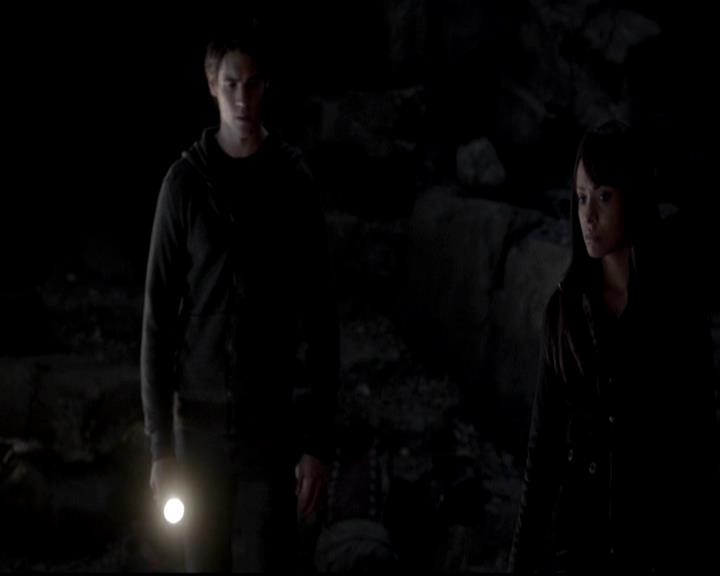 VampireDiariesWorld-dot-org_4x14DownTheRabbitHole0916.jpg