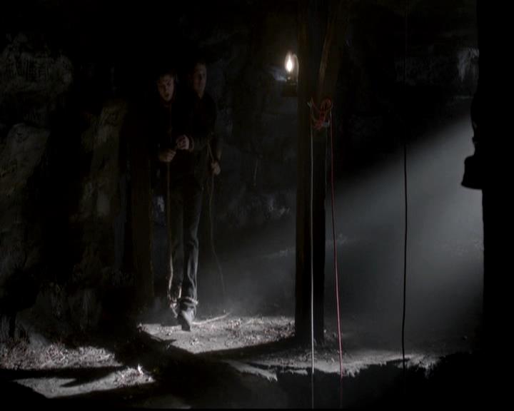 VampireDiariesWorld-dot-org_4x14DownTheRabbitHole1119.jpg