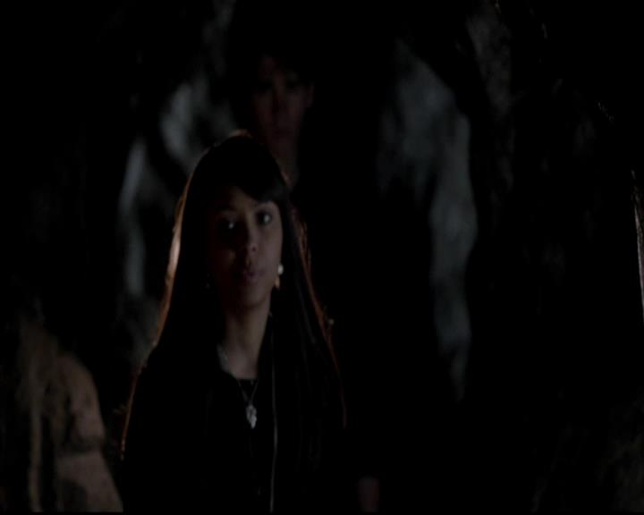 VampireDiariesWorld-dot-org_4x14DownTheRabbitHole1343.jpg