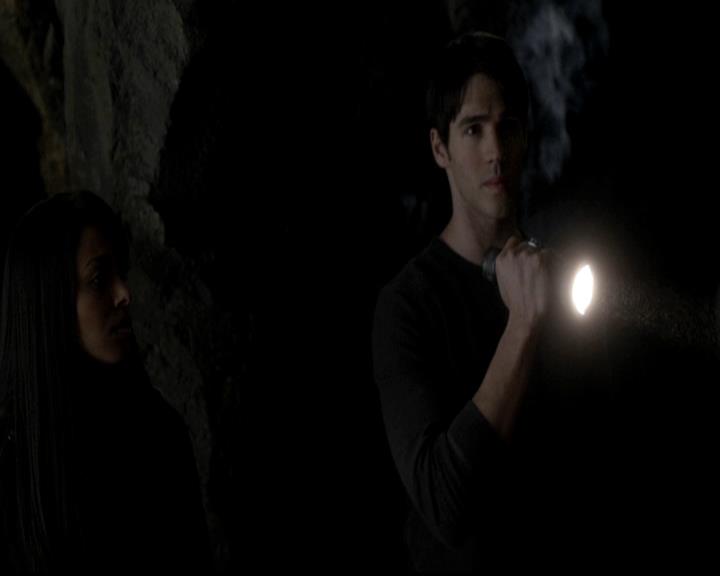 VampireDiariesWorld-dot-org_4x14DownTheRabbitHole1361.jpg