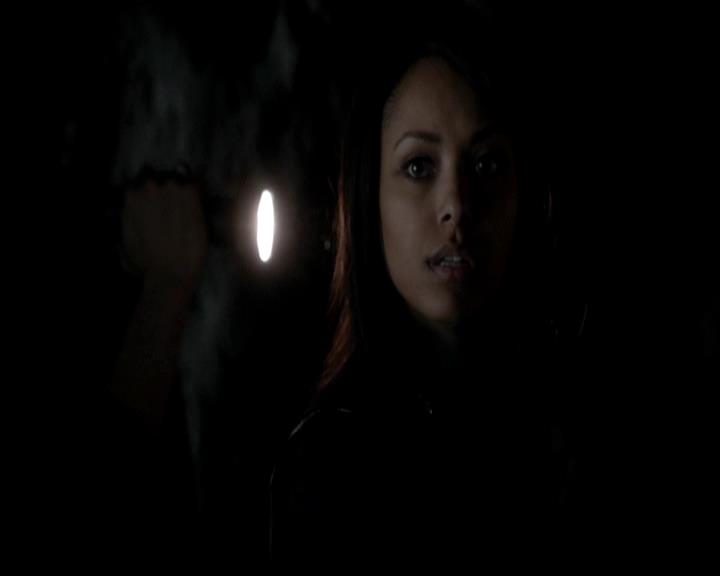 VampireDiariesWorld-dot-org_4x14DownTheRabbitHole1366.jpg