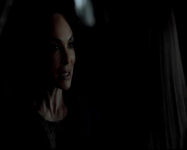 VampireDiariesWorld-dot-org_4x14DownTheRabbitHole1397.jpg