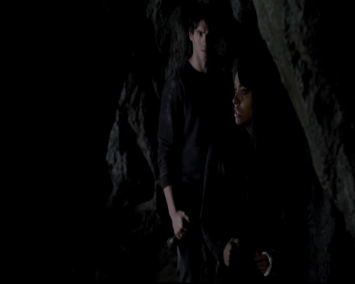 VampireDiariesWorld-dot-org_4x14DownTheRabbitHole1407.jpg