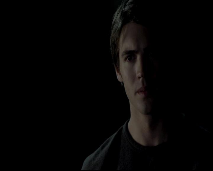 VampireDiariesWorld-dot-org_4x14DownTheRabbitHole1994.jpg