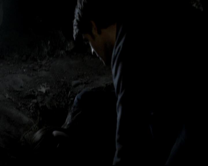 VampireDiariesWorld-dot-org_4x14DownTheRabbitHole2099.jpg