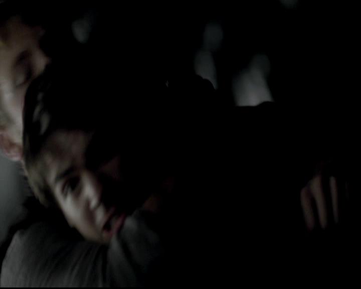 VampireDiariesWorld-dot-org_4x14DownTheRabbitHole2112.jpg