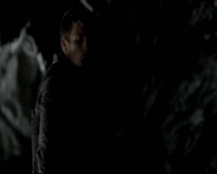 VampireDiariesWorld-dot-org_4x14DownTheRabbitHole2122.jpg