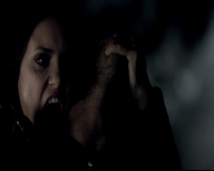 VampireDiariesWorld-dot-org_4x14DownTheRabbitHole2159.jpg