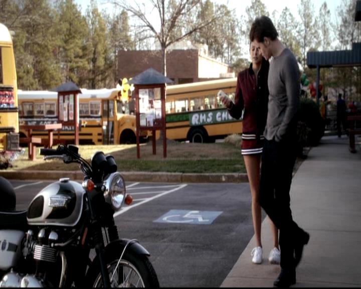 VampireDiariesWorld-dot-org_4x16BringItOn0920.jpg