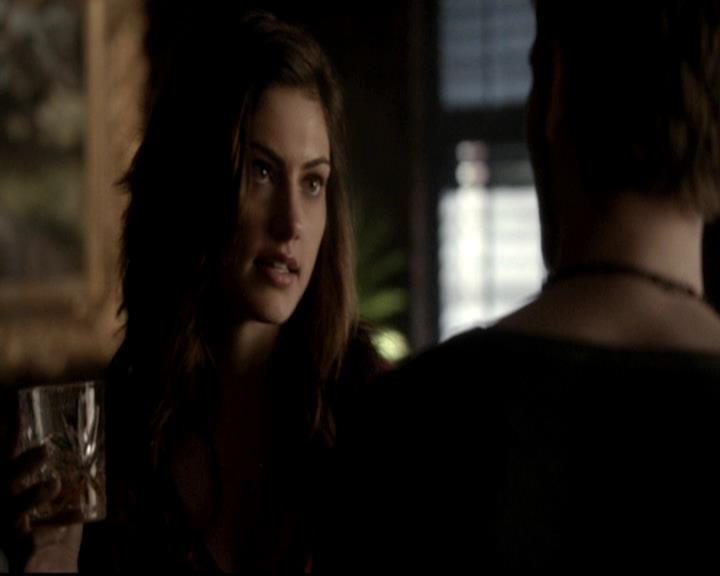 VampireDiariesWorld-dot-org_4x16BringItOn1112.jpg