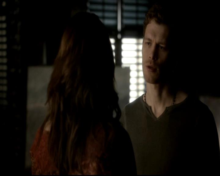 VampireDiariesWorld-dot-org_4x16BringItOn1113.jpg