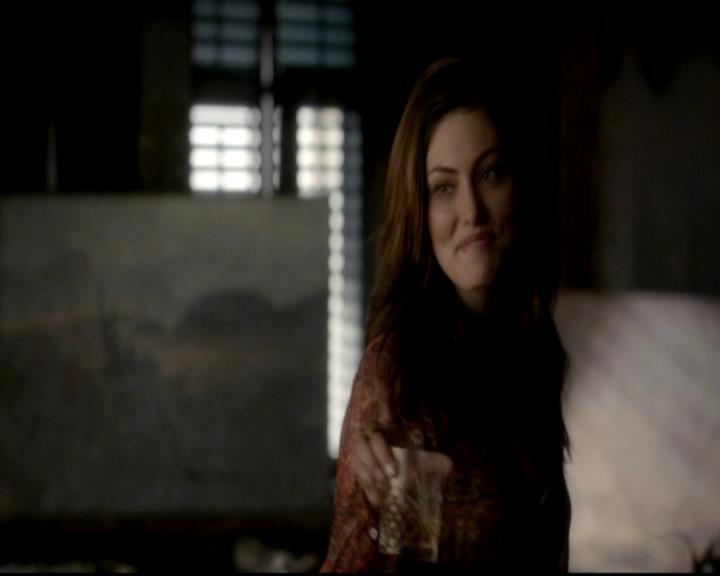 VampireDiariesWorld-dot-org_4x16BringItOn1120.jpg