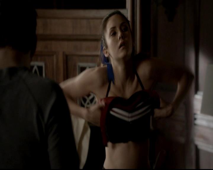 VampireDiariesWorld-dot-org_4x16BringItOn1208.jpg