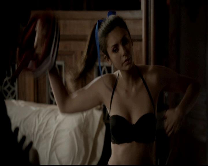 VampireDiariesWorld-dot-org_4x16BringItOn1211.jpg