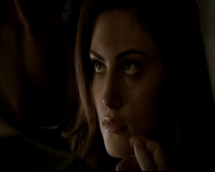 VampireDiariesWorld-dot-org_4x16BringItOn1593.jpg