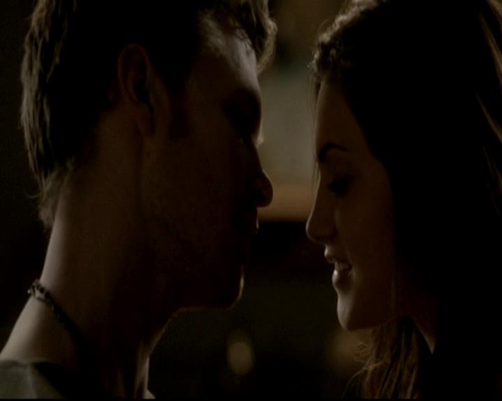 VampireDiariesWorld-dot-org_4x16BringItOn1602.jpg