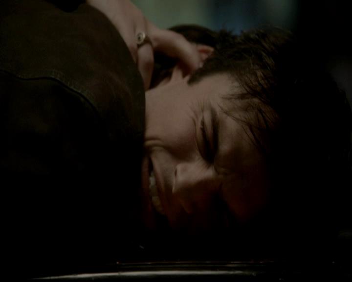 VampireDiariesWorld-dot-org_4x17BecauseTheNight0519.jpg