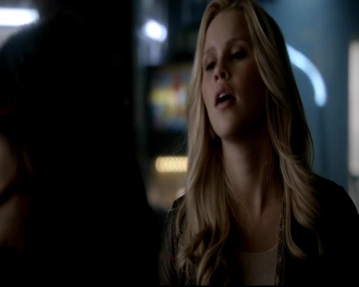 VampireDiariesWorld-dot-org_4x17BecauseTheNight0624.jpg