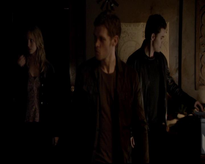 VampireDiariesWorld-dot-org_4x17BecauseTheNight0659.jpg