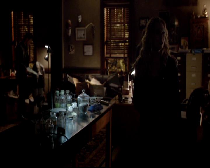 VampireDiariesWorld-dot-org_4x17BecauseTheNight0668.jpg