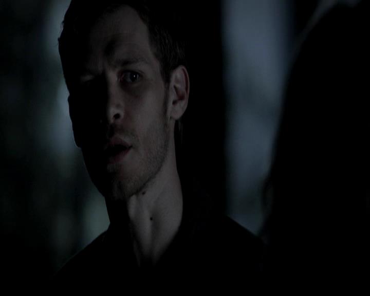 VampireDiariesWorld-dot-org_4x17BecauseTheNight1550.jpg